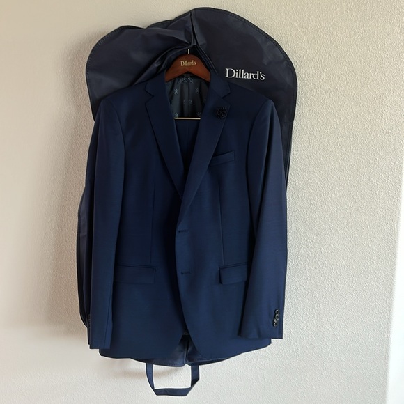 John Varvatos blue suit never been worn - Picture 4 of 6